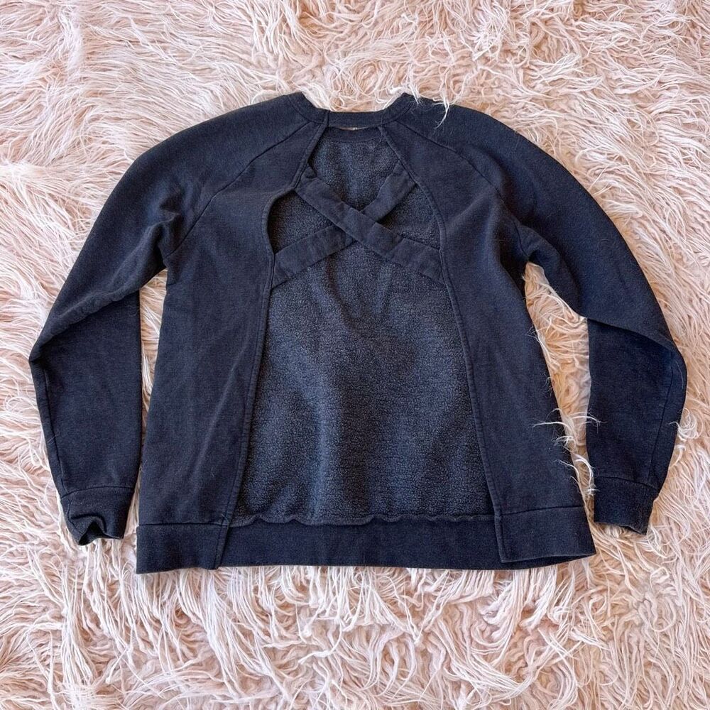 Backless Sweatshirt  - Picture 4 of 4